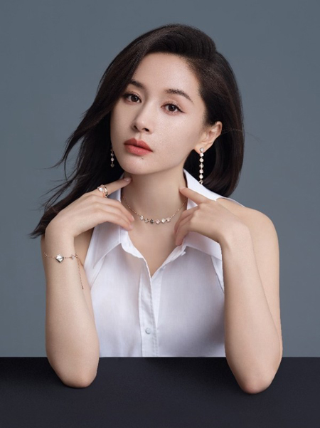 王子文代言的品牌EMPHASIS艾斐诗