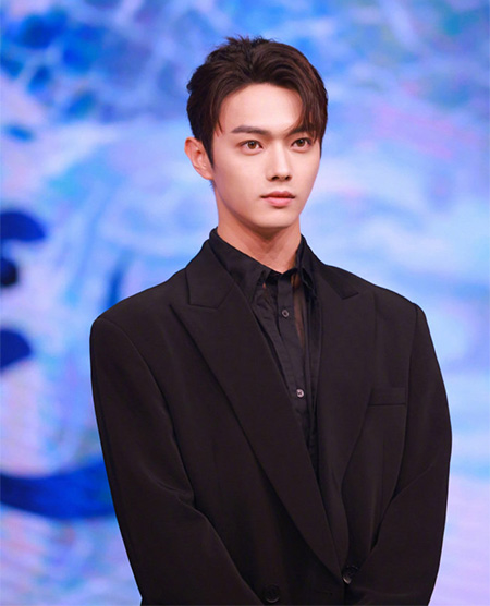 许凯代言的品牌金至尊珠宝