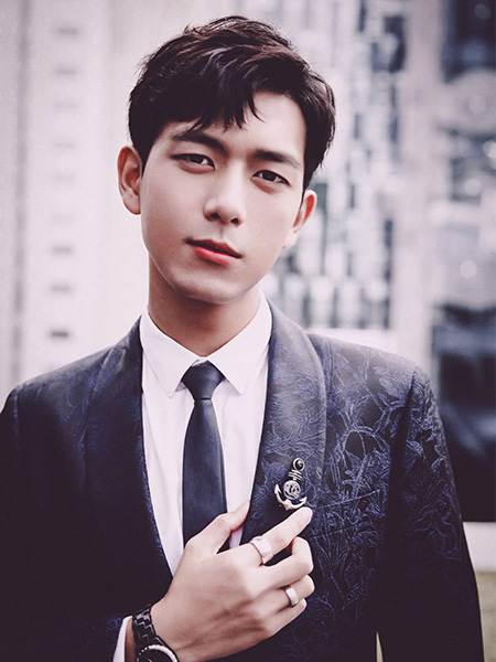 李现代言的品牌美的